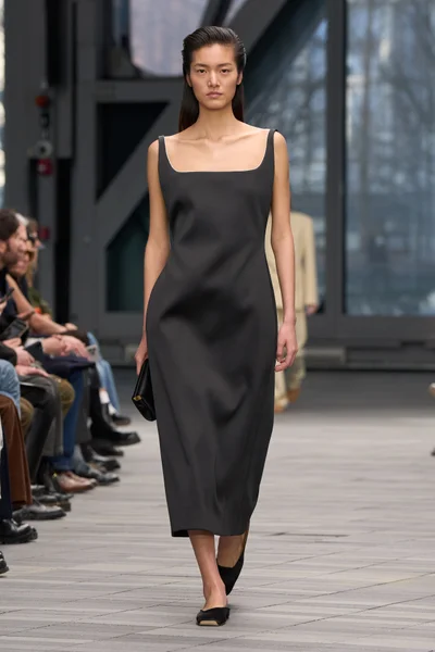Look 11